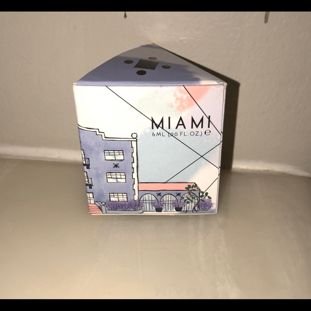 Deco Miami lavender cuticle oil